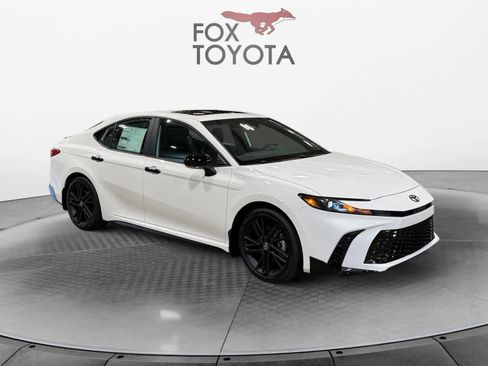 New 2026 Toyota Camry Hybrid FWD image 7