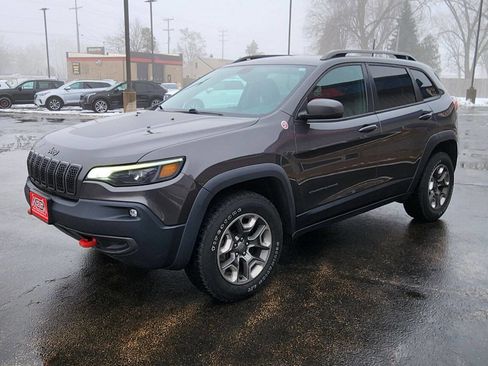 Used 2019 Jeep Cherokee Trailhawk w/ Comfort/Convenience Group image 3