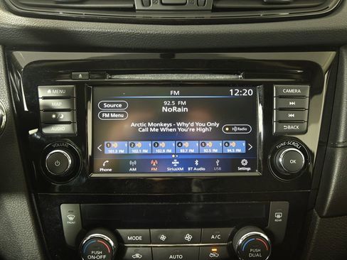 Used 2018 Nissan Rogue SV w/ Sun & Sound Touring Package AWD/4WD image 26