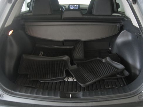 Certified 2022 Toyota Corolla Cross LE w/ Moonroof Package image 20