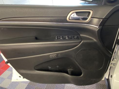 Used 2014 Jeep Grand Cherokee Limited AWD/4WD image 17
