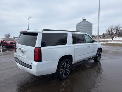 Used 2019 Chevrolet Suburban LT w/ Luxury Package image 5