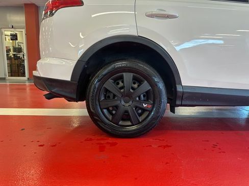 Used 2018 Toyota RAV4 LE w/ Carpet Mat Package FWD image 30