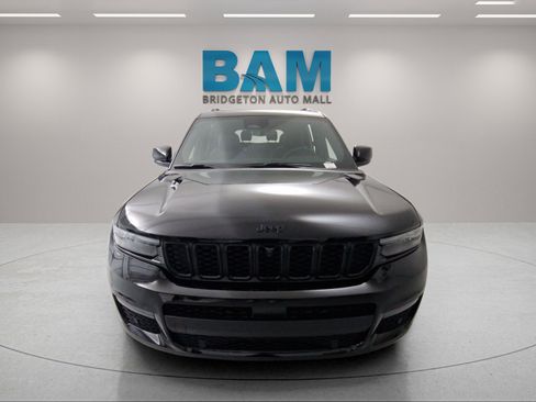 New 2025 Jeep Grand Cherokee L Limited w/ Luxury Tech Group II image 2