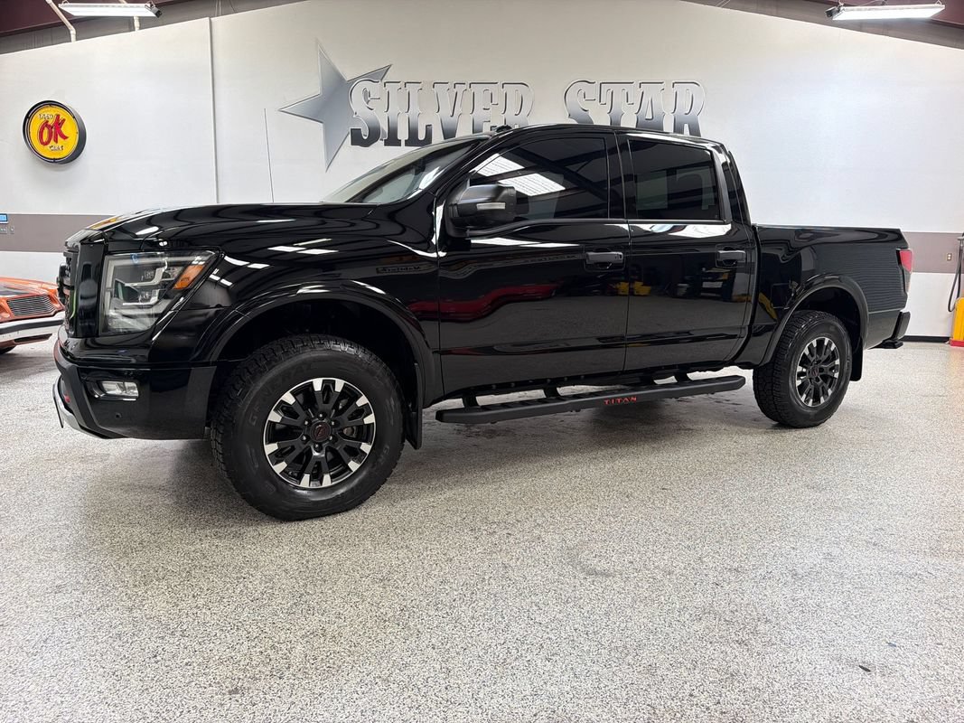 Used 2021 Nissan Titan PRO-4X w/ Pro-4x Convenience Package AWD/4WD image 1