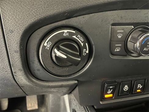 Used 2022 Nissan Frontier PRO-4X w/ Pro-4X Premium Package image 11