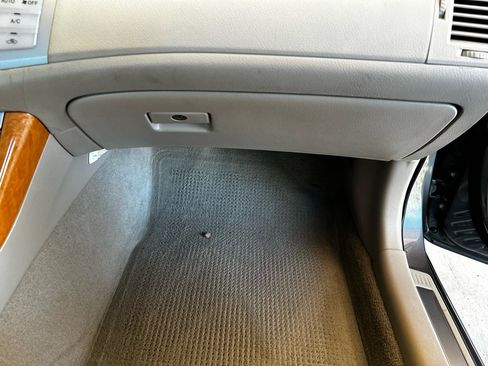 Used 2006 Toyota Avalon Limited FWD image 30