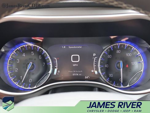 Used 2024 Chrysler Pacifica Touring-L FWD image 27