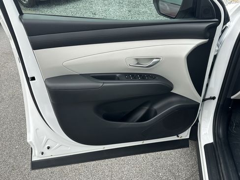 Used 2025 Hyundai Tucson SE image 13