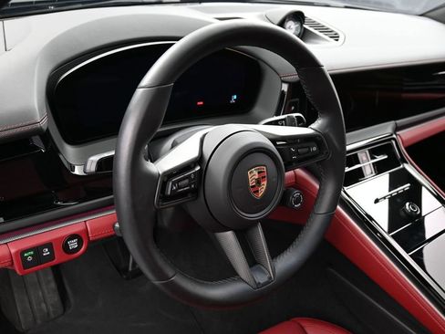 Certified 2024 Porsche Panamera 4 image 17