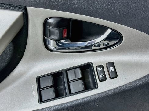 Used 2010 Toyota Camry SE FWD image 19