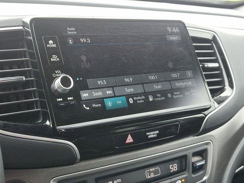 Used 2025 Honda Ridgeline Sport image 16