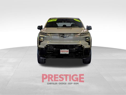 Used 2025 Chevrolet Silverado EV RST AWD/4WD image 3