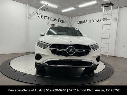 Used 2026 Mercedes-Benz GLC 300 image 2