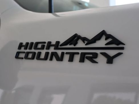 Used 2024 Chevrolet Silverado 2500 High Country w/ High Country Premium Package AWD/4WD image 57