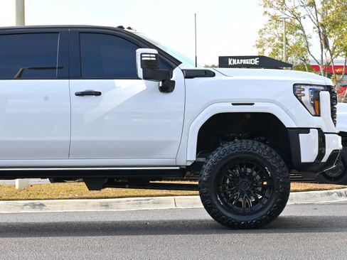 Used 2024 GMC Sierra 3500 Denali w/ Denali Reserve Package image 6