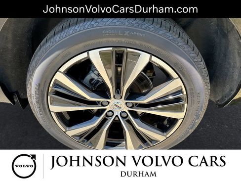 Used 2023 Volvo XC60 B5 Plus AWD/4WD image 19