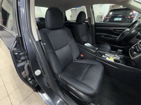 Used 2017 Nissan Altima 2.5 SV image 16