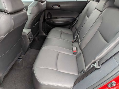 Used 2022 Toyota Corolla Cross XLE image 18