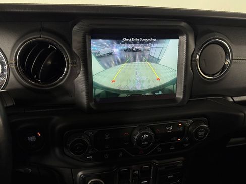 Used 2021 Jeep Wrangler Unlimited Sahara AWD/4WD image 16