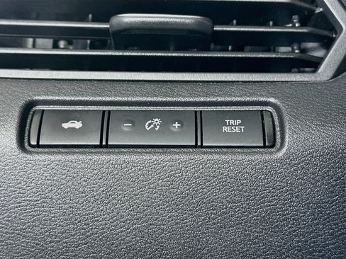 Used 2024 Nissan Altima 2.5 S FWD image 17