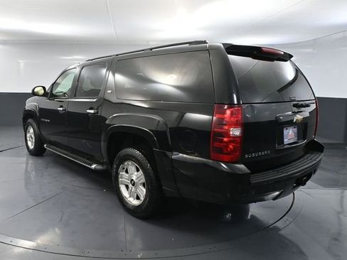 Used 2008 Chevrolet Suburban LT w/ LT Preferred Equipment Group image 7