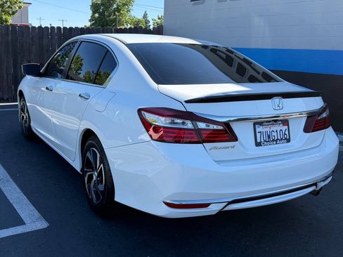Used 2017 Honda Accord LX image 4