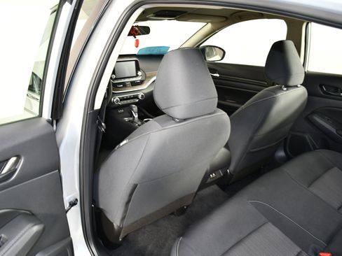 Used 2024 Nissan Altima 2.5 SV image 46