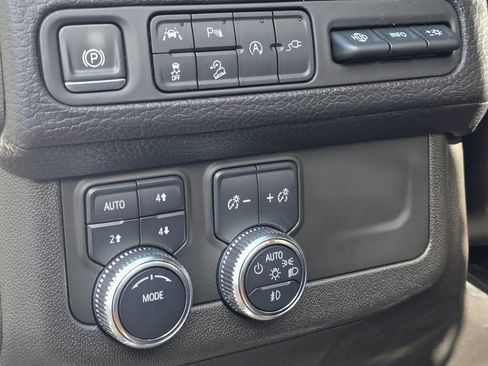 Used 2021 GMC Yukon Denali w/ Advanced Technology Package image 24