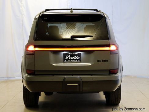 Used 2025 Lexus GX 550 w/ Accessory Package (2T) AWD/4WD image 7