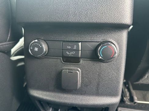 Used 2017 Ford Explorer XLT w/ XLT Technology Feature Bundle image 41