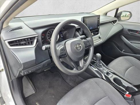 Used 2022 Toyota Corolla LE FWD image 8