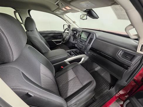 Used 2024 Nissan Titan SV w/ SV Convenience Package image 16