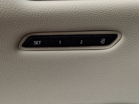 Used 2022 Cadillac XT5 Premium Luxury FWD image 29