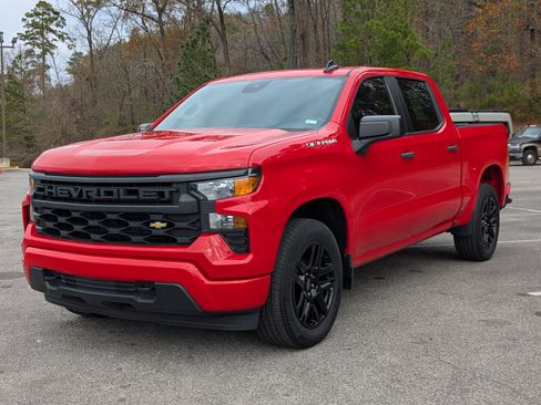 Used 2023 Chevrolet Silverado 1500 Custom image 5