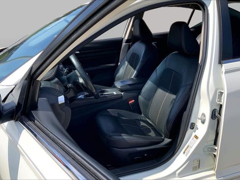 Used 2022 Nissan Altima 2.5 SR w/ Midnight Edition Package FWD image 8