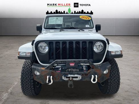 Used 2021 Jeep Gladiator Overland AWD/4WD image 9