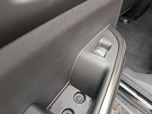 Used 2019 GMC Acadia SLT w/ Black Edition image 11