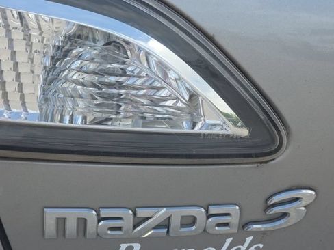 Used 2012 MAZDA MAZDA3 i Sport FWD image 12