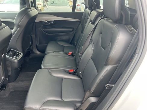 Used 2022 Volvo XC90 T5 Momentum w/ Protection Package image 8