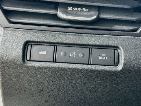 Used 2024 Nissan Altima 2.5 SV AWD/4WD image 12