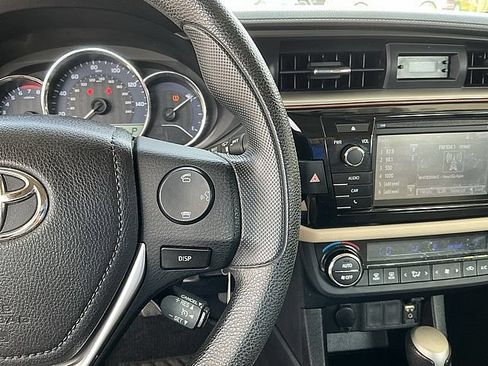 Used 2015 Toyota Corolla LE FWD image 20