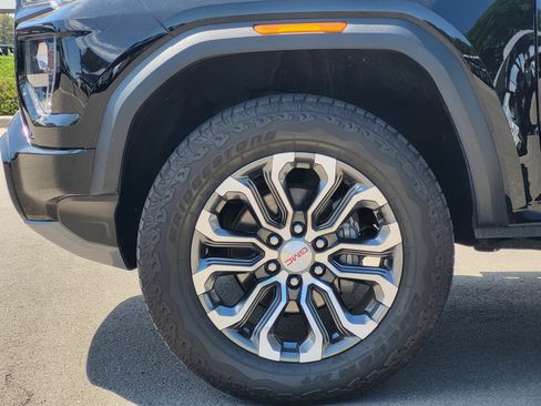 Used 2025 GMC Canyon Denali AWD/4WD image 9