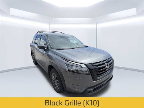 Used 2024 Nissan Pathfinder SV w/ Black Appearance Package FWD image 3