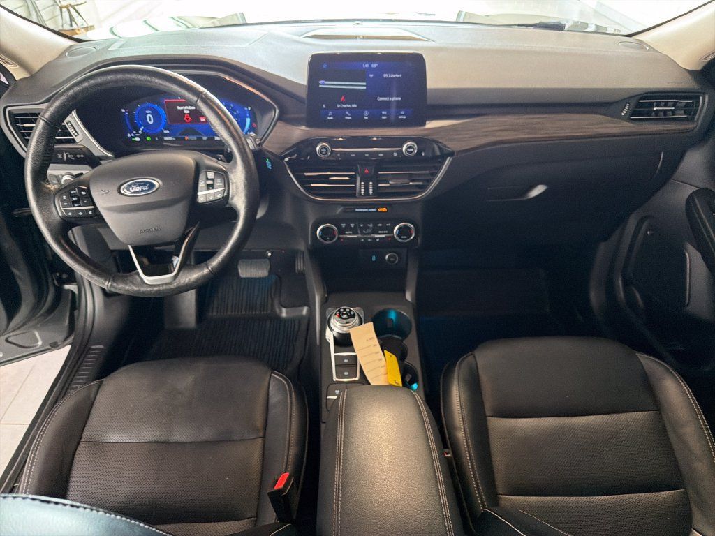 Used 2020 Ford Escape Titanium AWD/4WD image 4