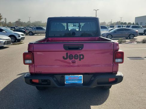 Used 2024 Jeep Gladiator Sport image 6