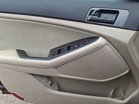 Used 2011 Kia Optima LX w/ Convenience Pkg image 13