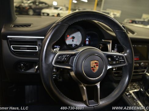 Used 2020 Porsche Macan S image 28