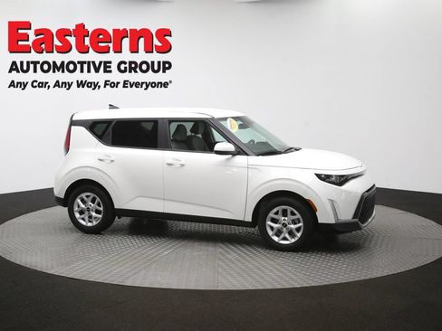 Used 2025 Kia Soul LX FWD image 45