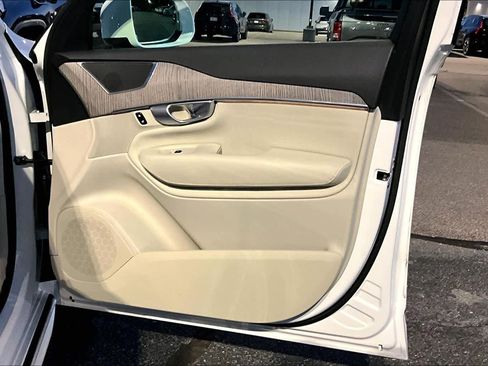 Certified 2024 Volvo XC90 B6 Plus w/ Protection Package Premier image 21